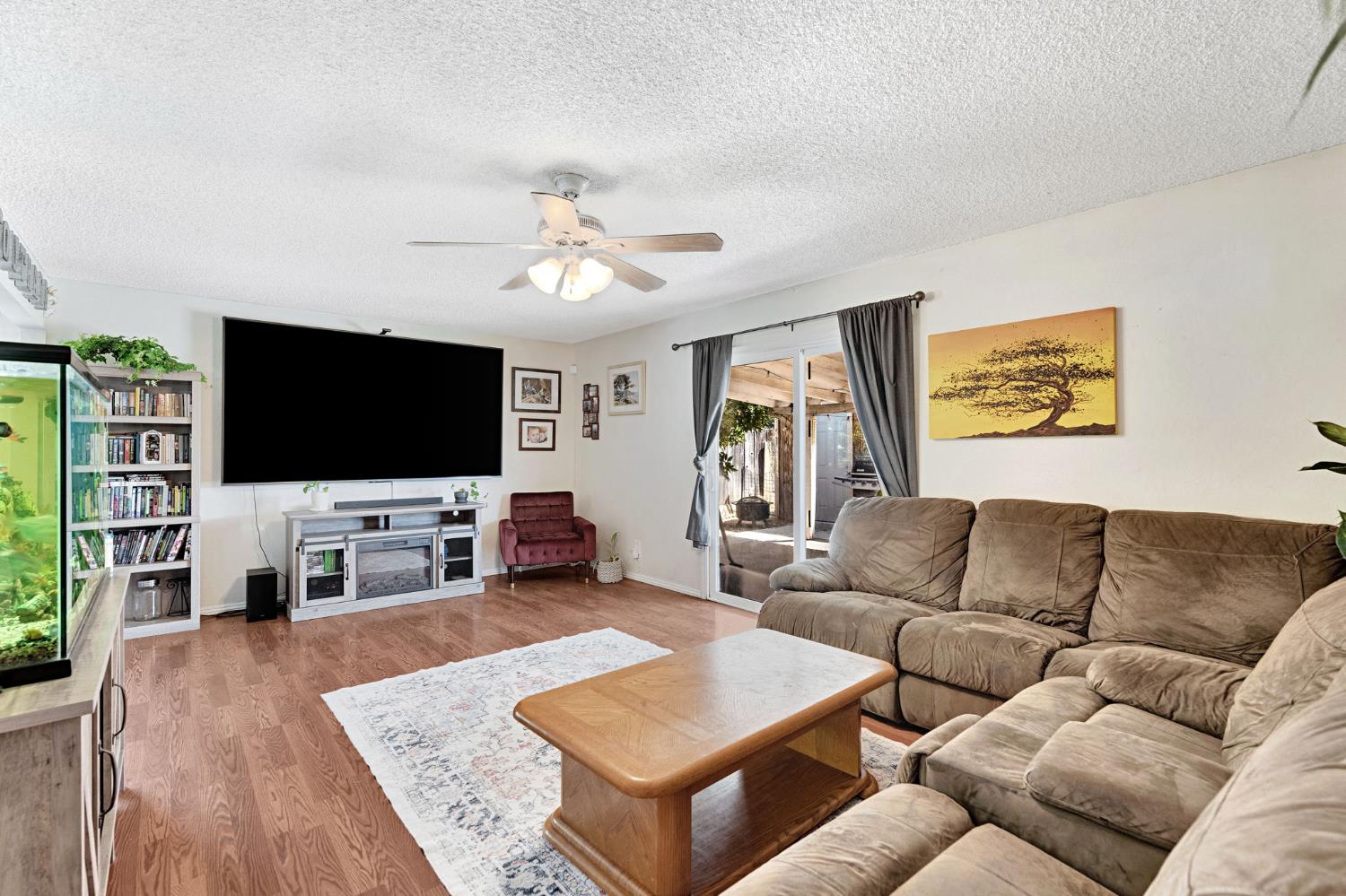 4590 N Hughes Ave, Fresno, CA 93705