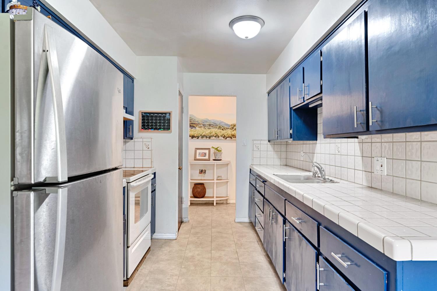 4590 N Hughes Ave, Fresno, CA 93705