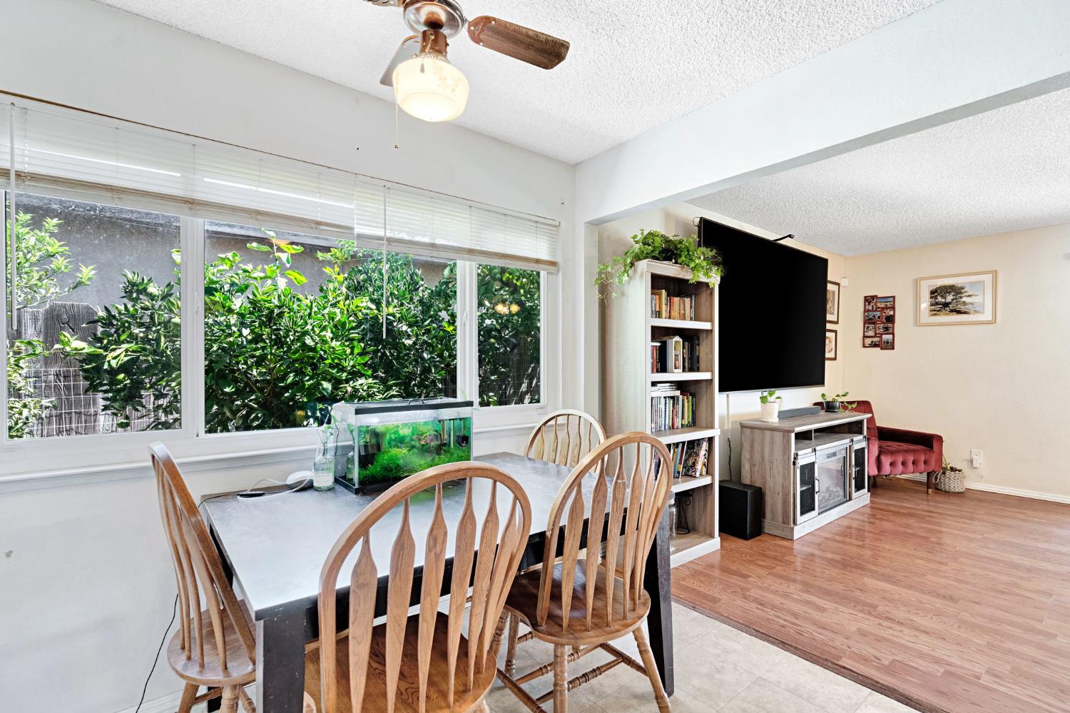 4590 N Hughes Ave, Fresno, CA 93705