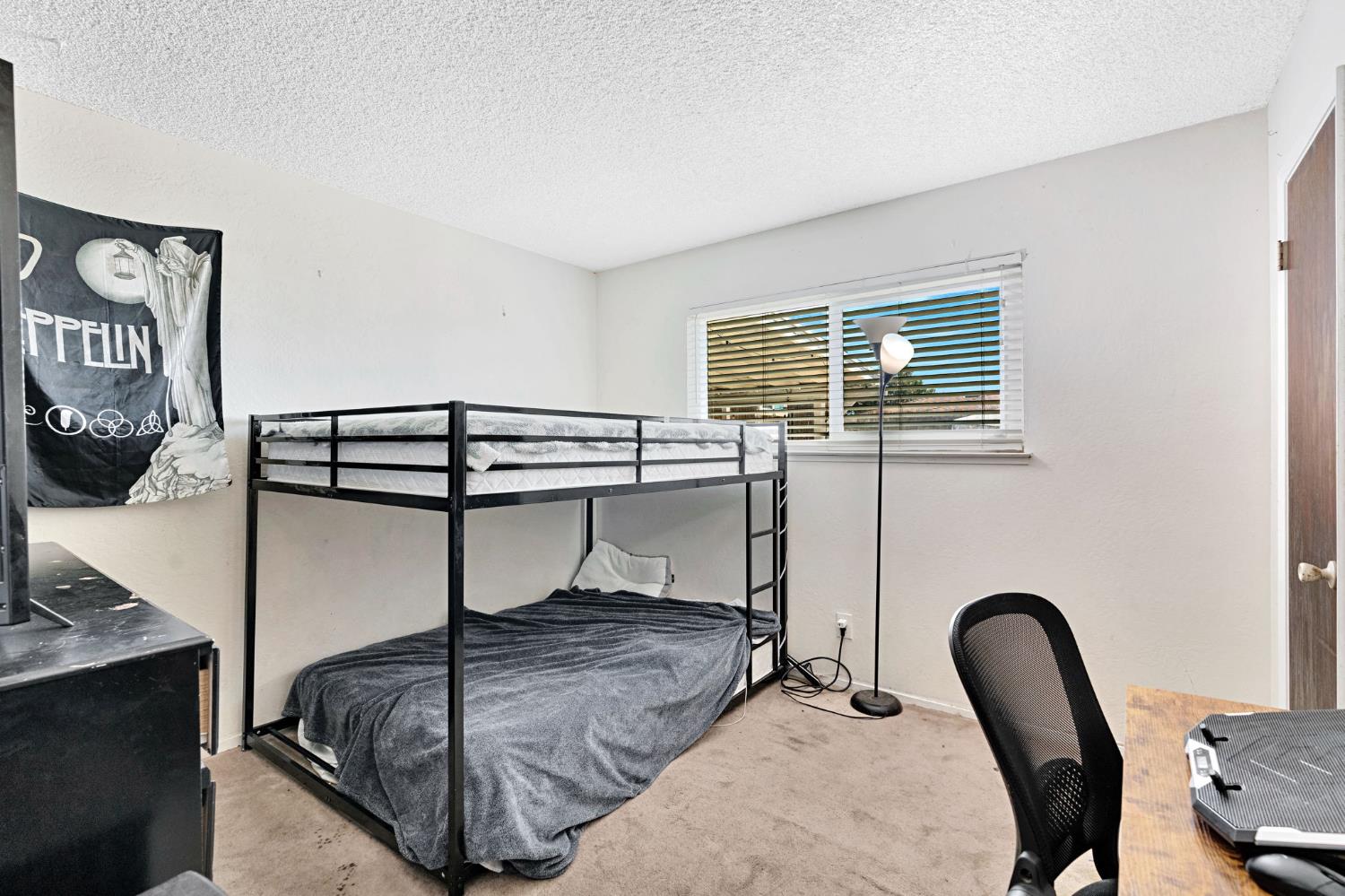 4590 N Hughes Ave, Fresno, CA 93705