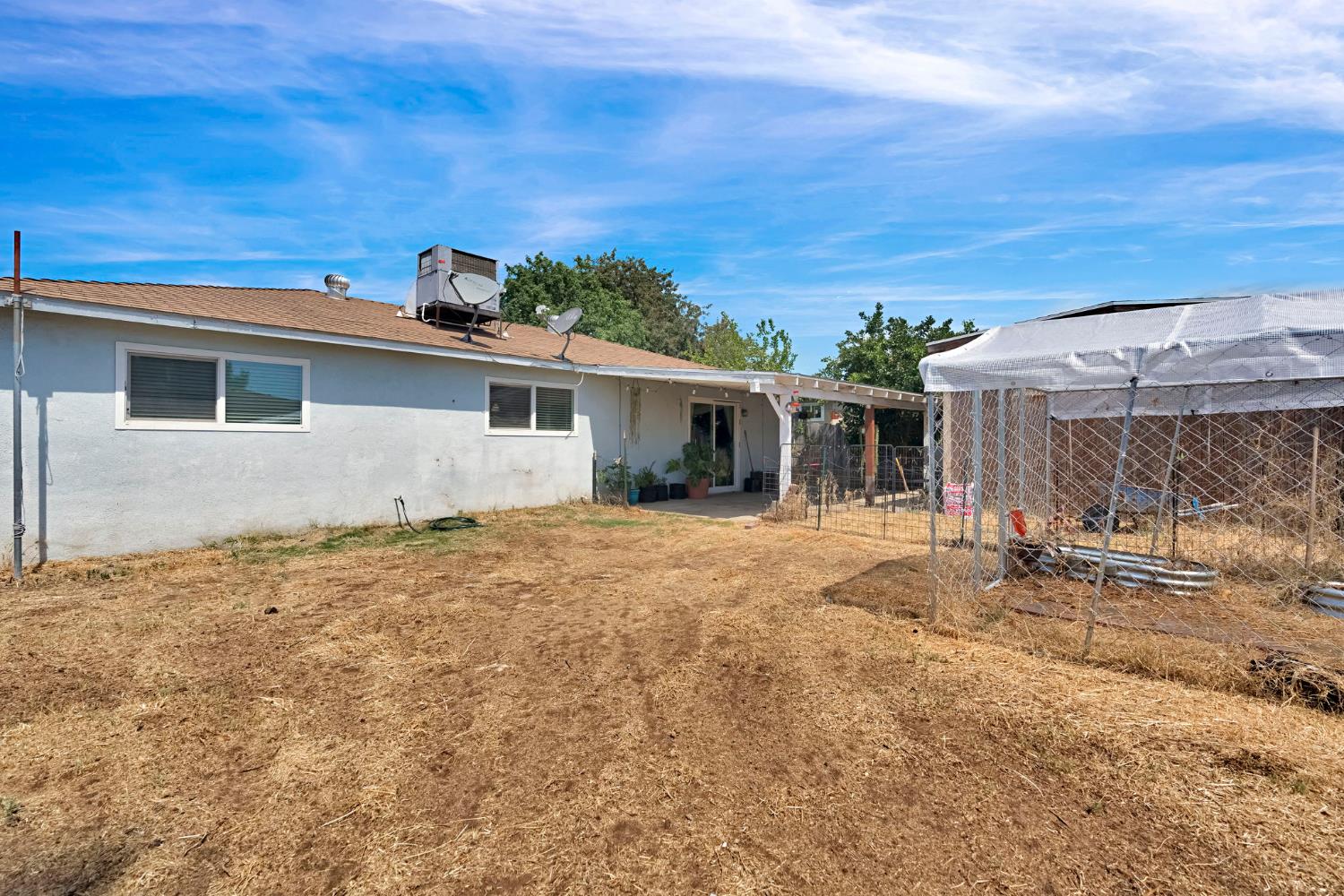 4590 N Hughes Ave, Fresno, CA 93705