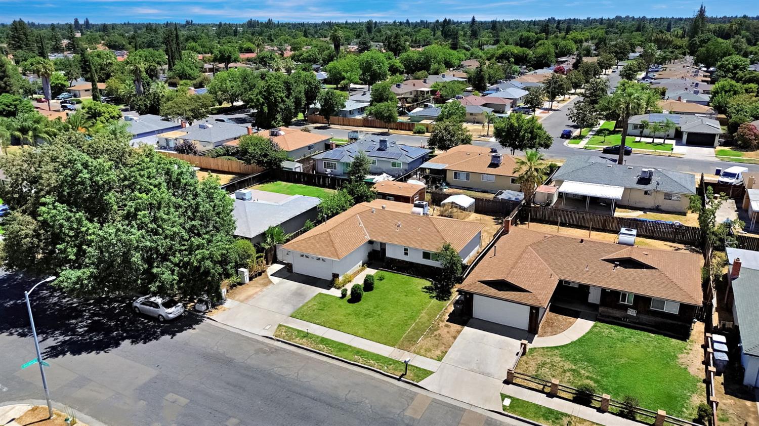 4590 N Hughes Ave, Fresno, CA 93705