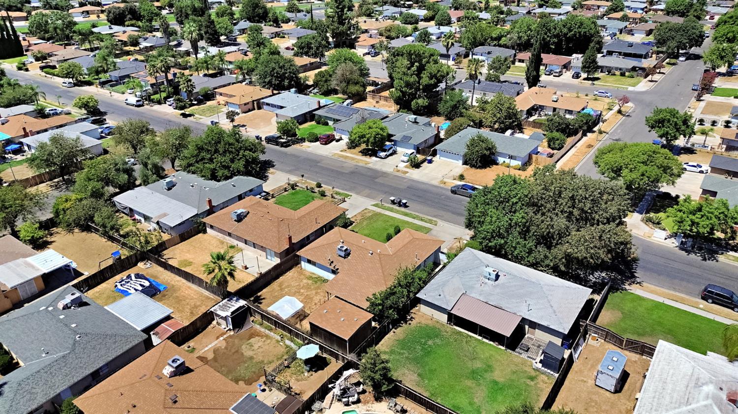 4590 N Hughes Ave, Fresno, CA 93705