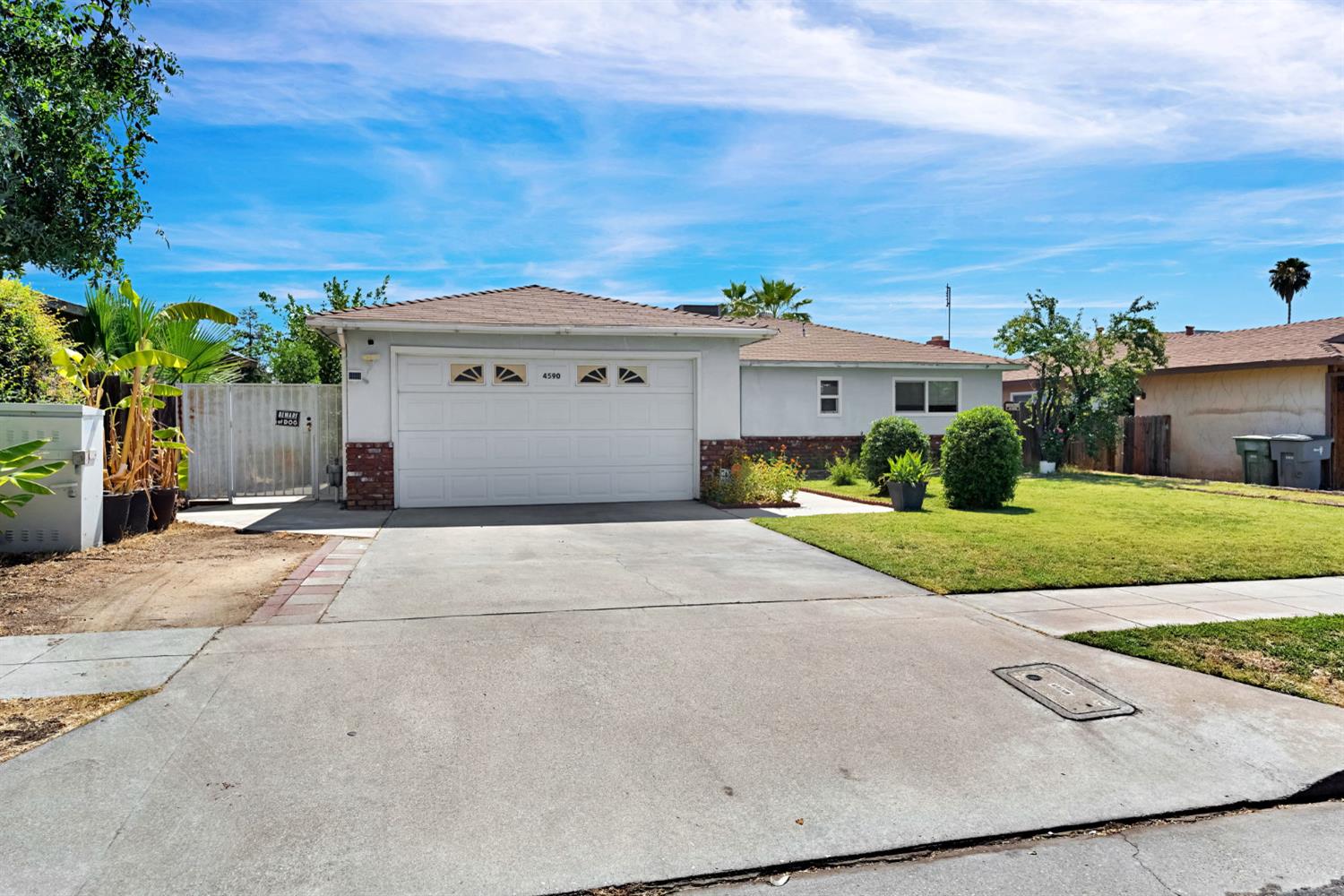 4590 N Hughes Ave, Fresno, CA 93705