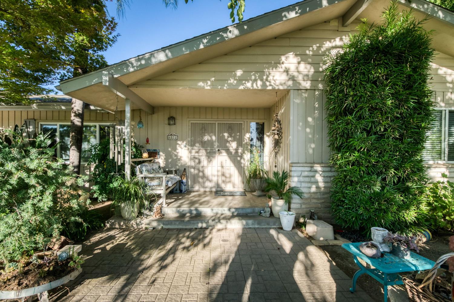 6070 N Colonial Ave, Fresno, CA 93704