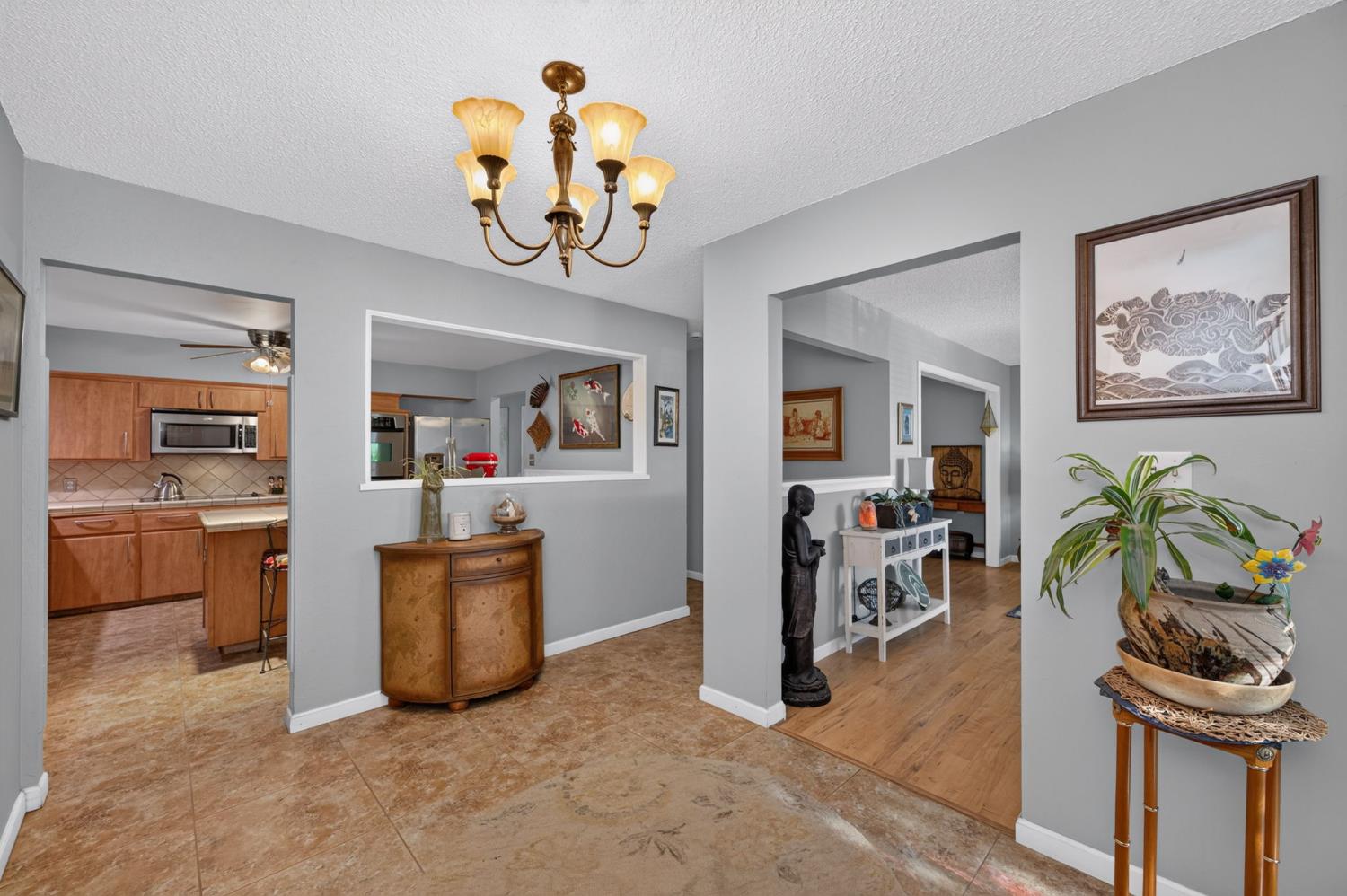 6070 N Colonial Ave, Fresno, CA 93704