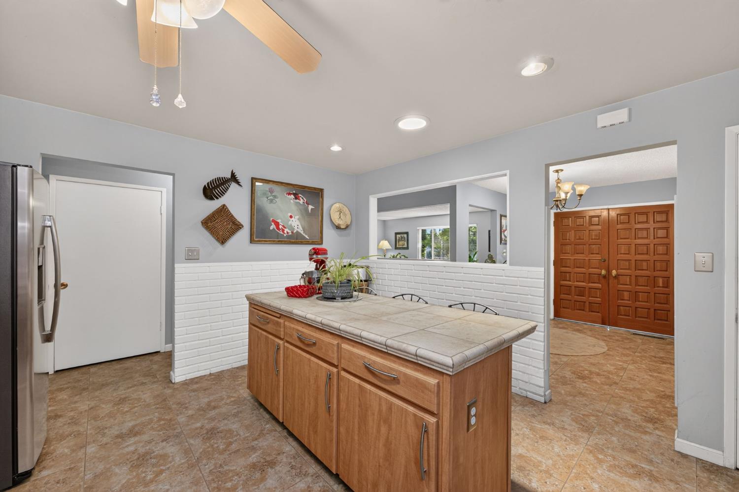 6070 N Colonial Ave, Fresno, CA 93704