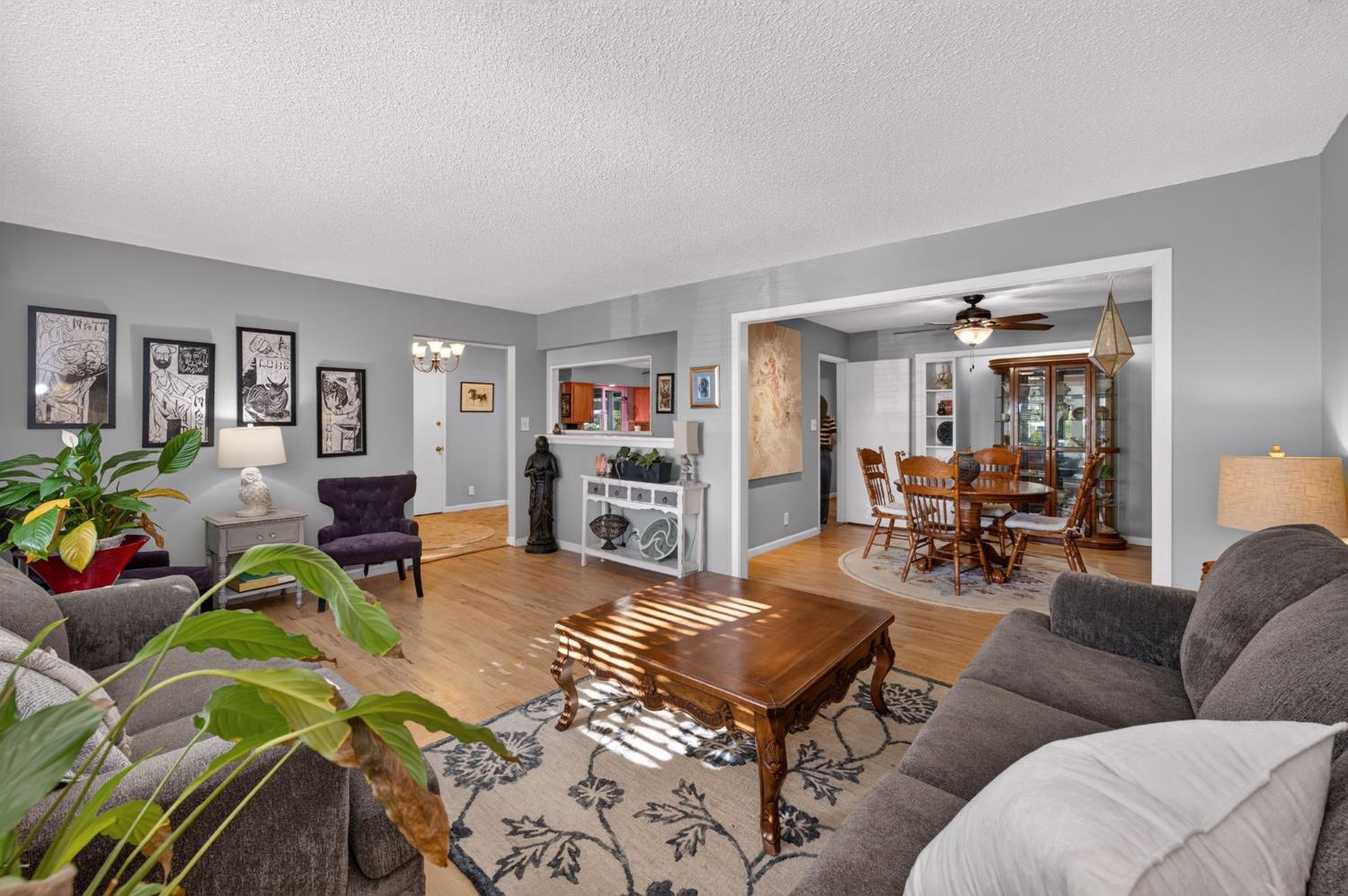 6070 N Colonial Ave, Fresno, CA 93704
