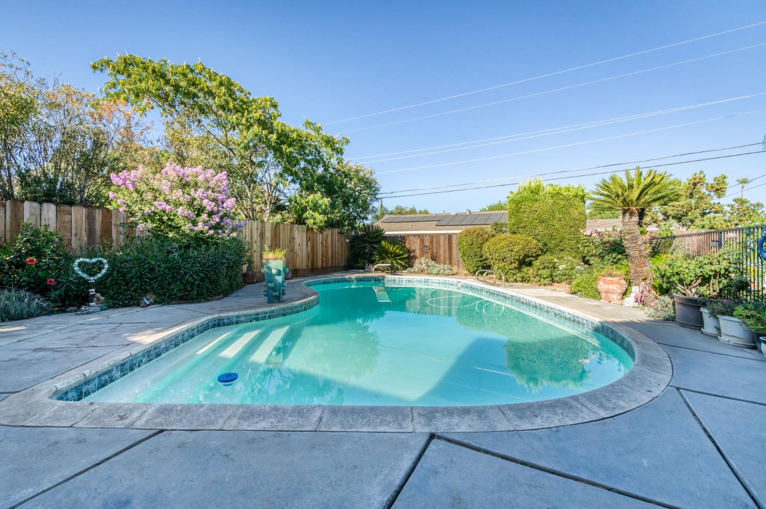 6070 N Colonial Ave, Fresno, CA 93704