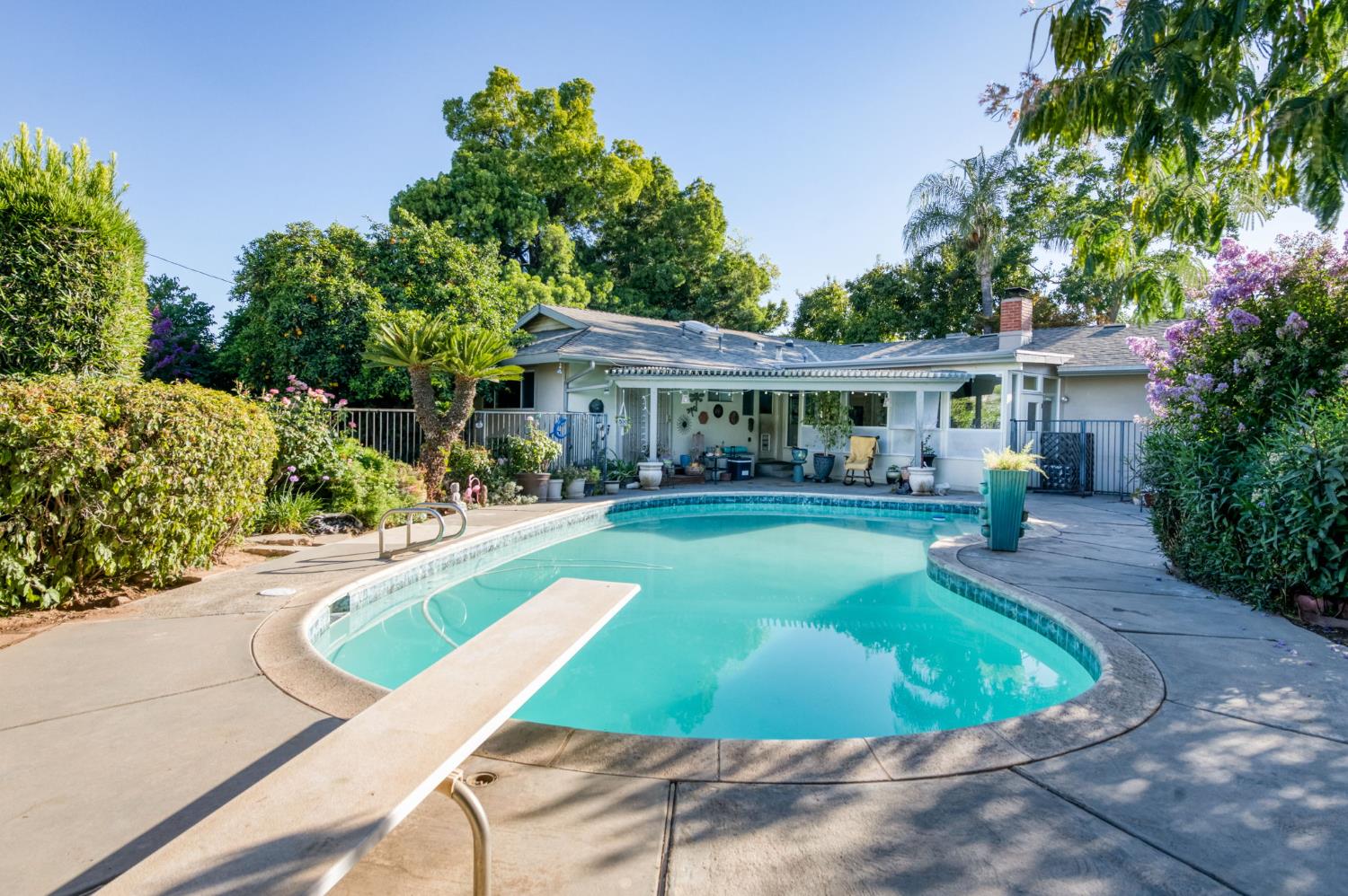 6070 N Colonial Ave, Fresno, CA 93704