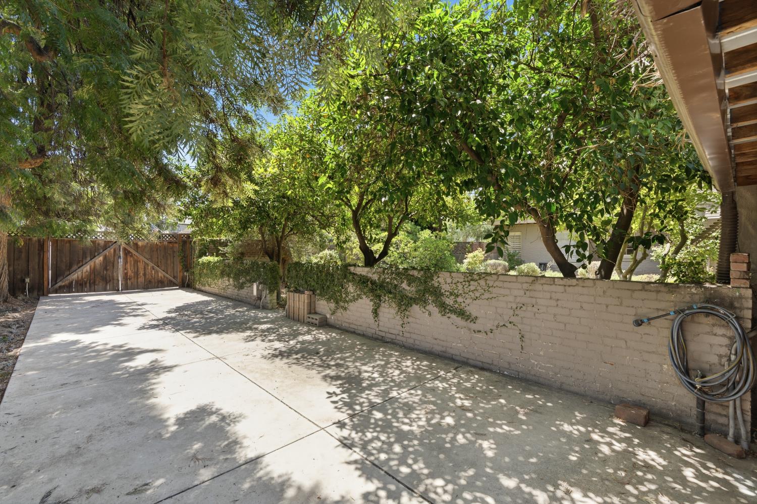 445 E Princeton Ave, Fresno, CA 93704