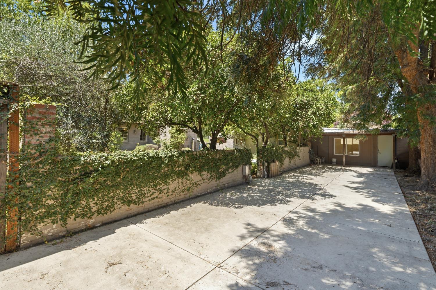 445 E Princeton Ave, Fresno, CA 93704