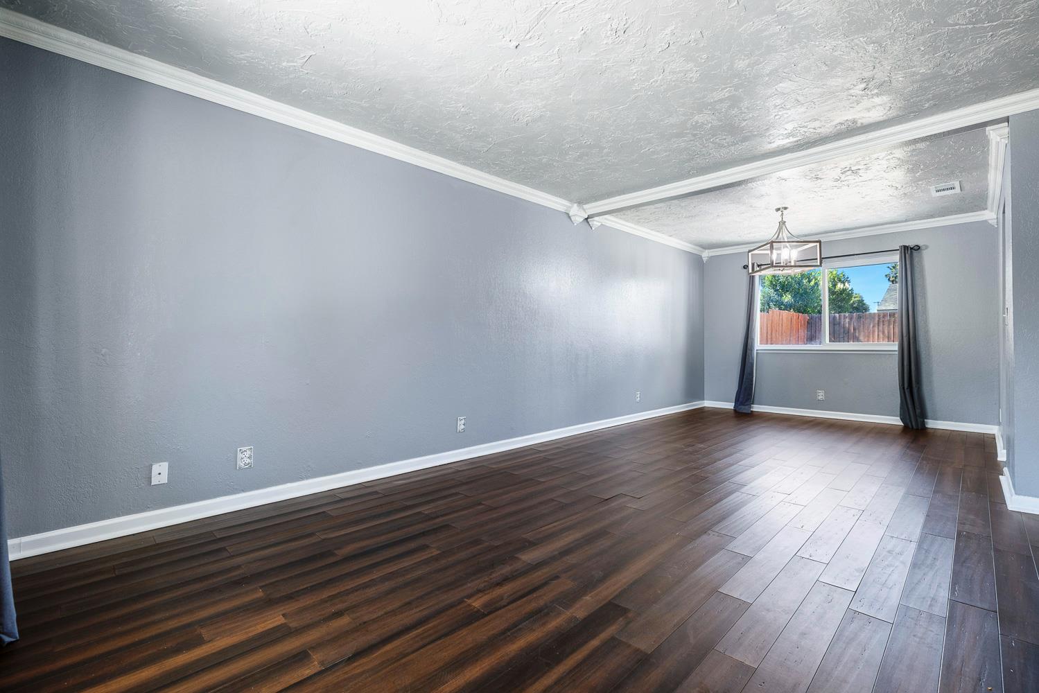 857 Los Altos Ave, Clovis, CA 93612