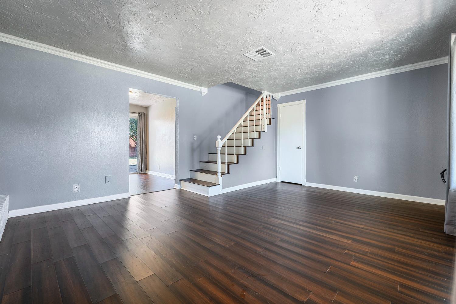 857 Los Altos Ave, Clovis, CA 93612