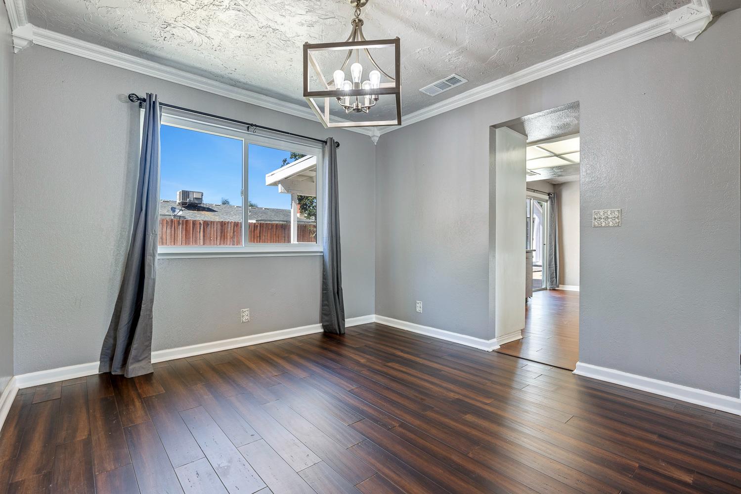 857 Los Altos Ave, Clovis, CA 93612