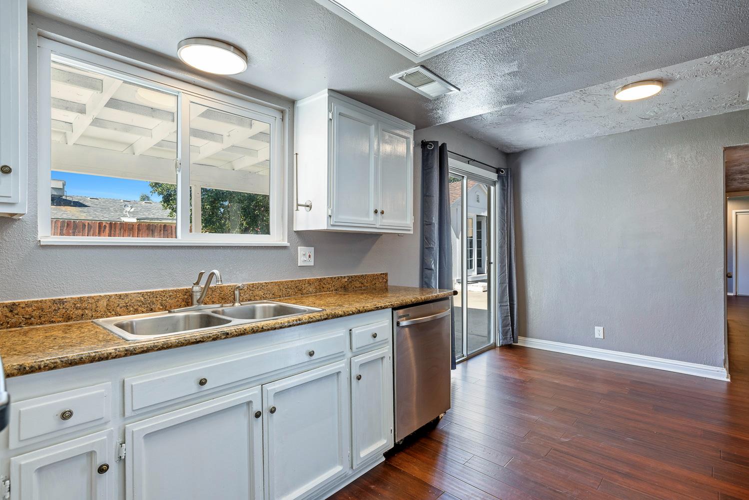857 Los Altos Ave, Clovis, CA 93612