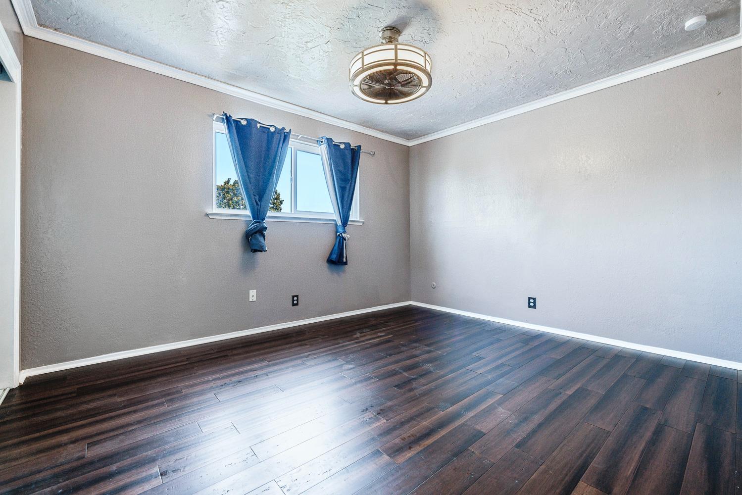 857 Los Altos Ave, Clovis, CA 93612