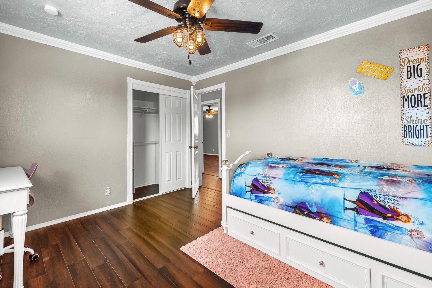 857 Los Altos Ave, Clovis, CA 93612