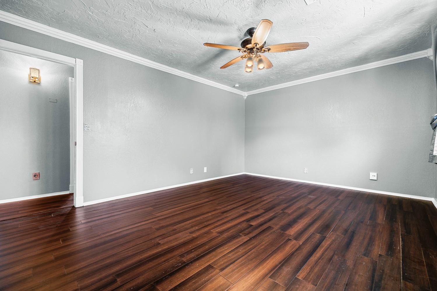 857 Los Altos Ave, Clovis, CA 93612