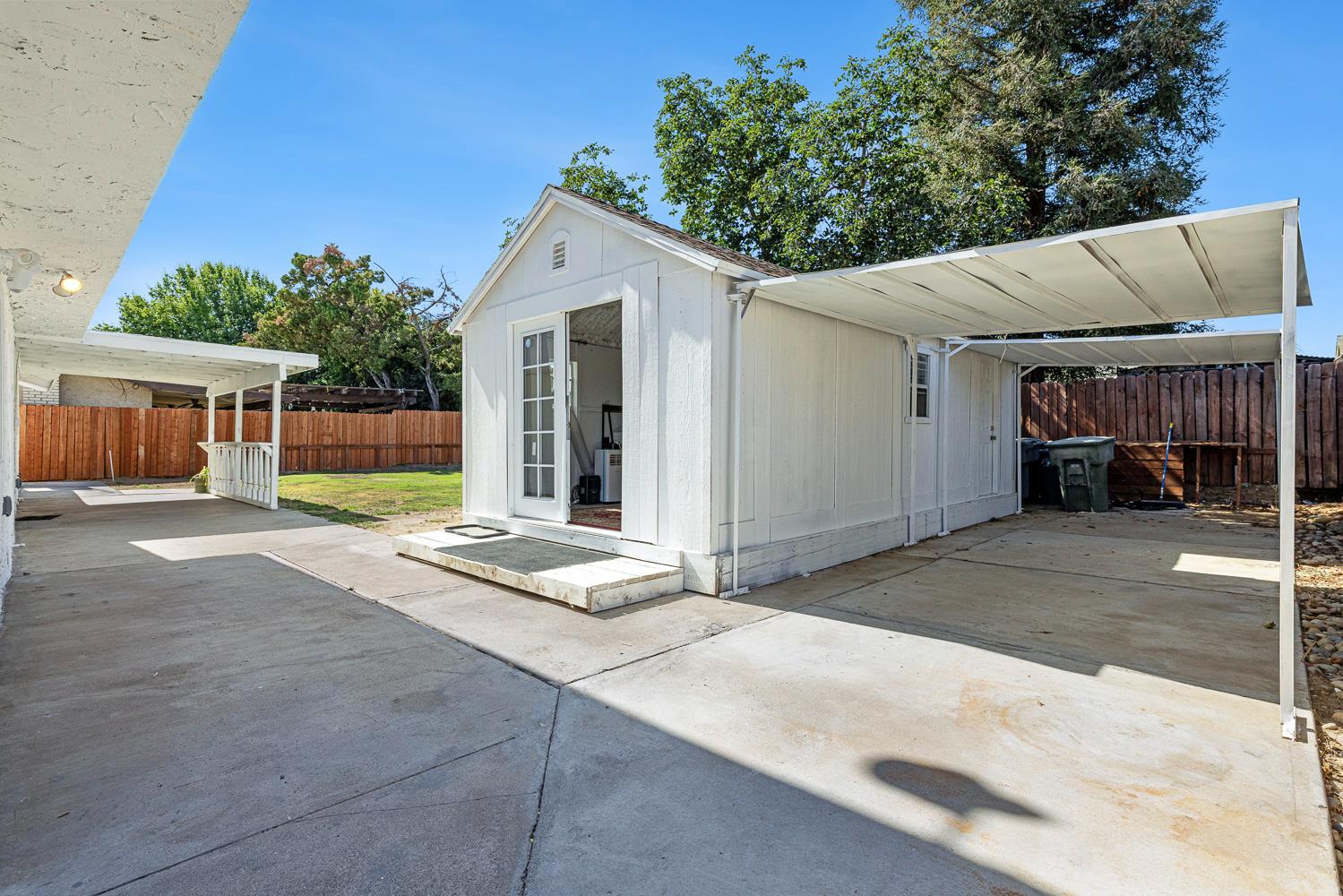 857 Los Altos Ave, Clovis, CA 93612