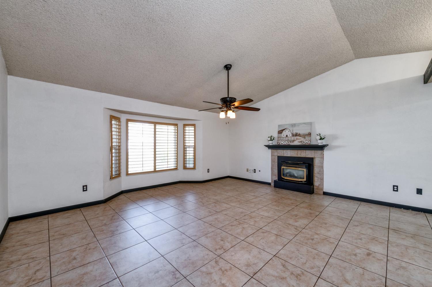 2319 S Pierce Ave, Fresno, CA 93725
