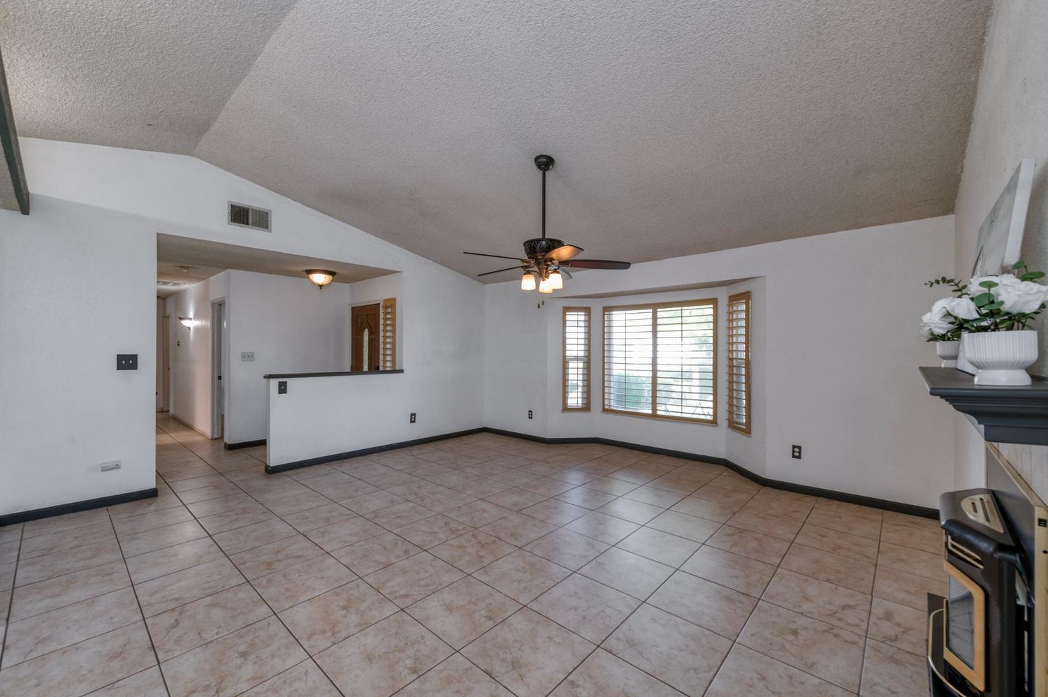 2319 S Pierce Ave, Fresno, CA 93725