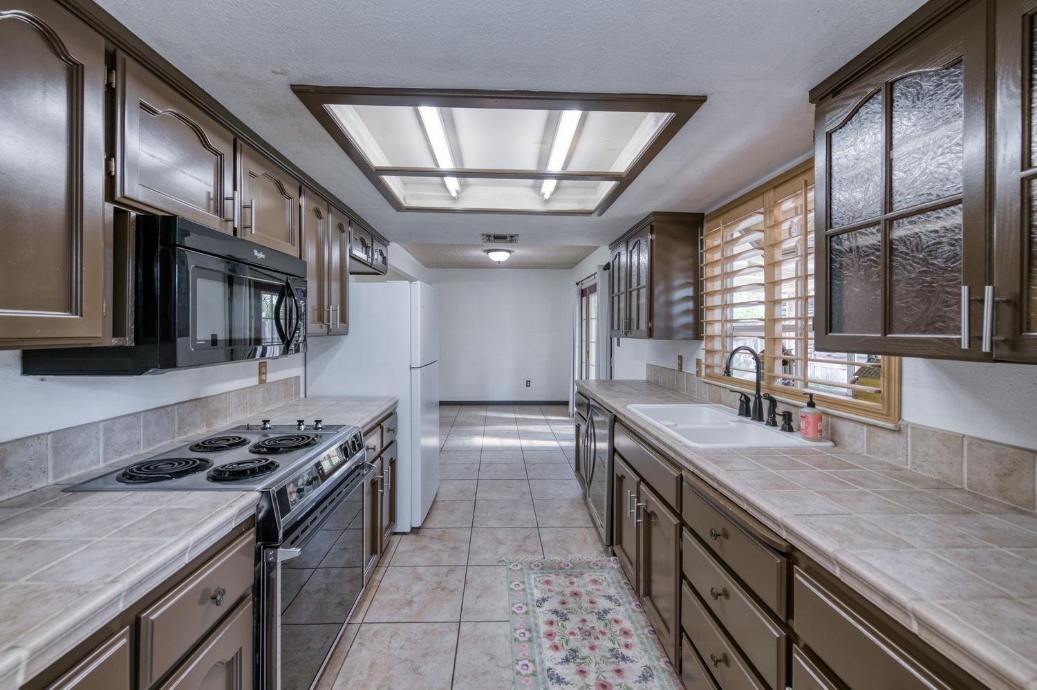 2319 S Pierce Ave, Fresno, CA 93725