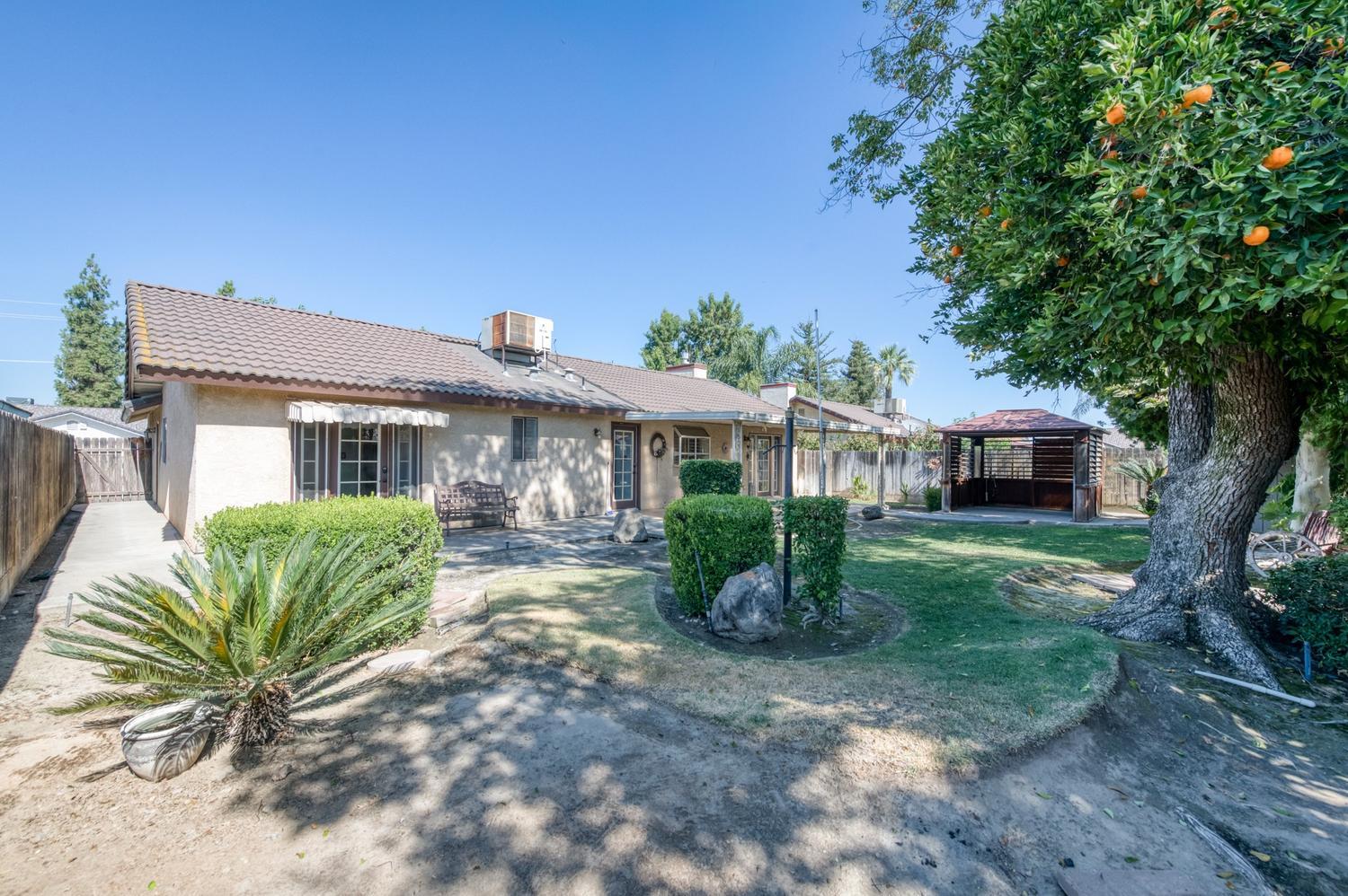 2319 S Pierce Ave, Fresno, CA 93725