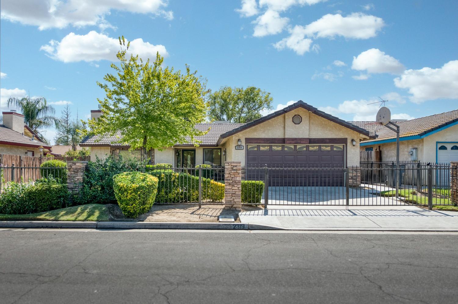 2319 S Pierce Ave, Fresno, CA 93725