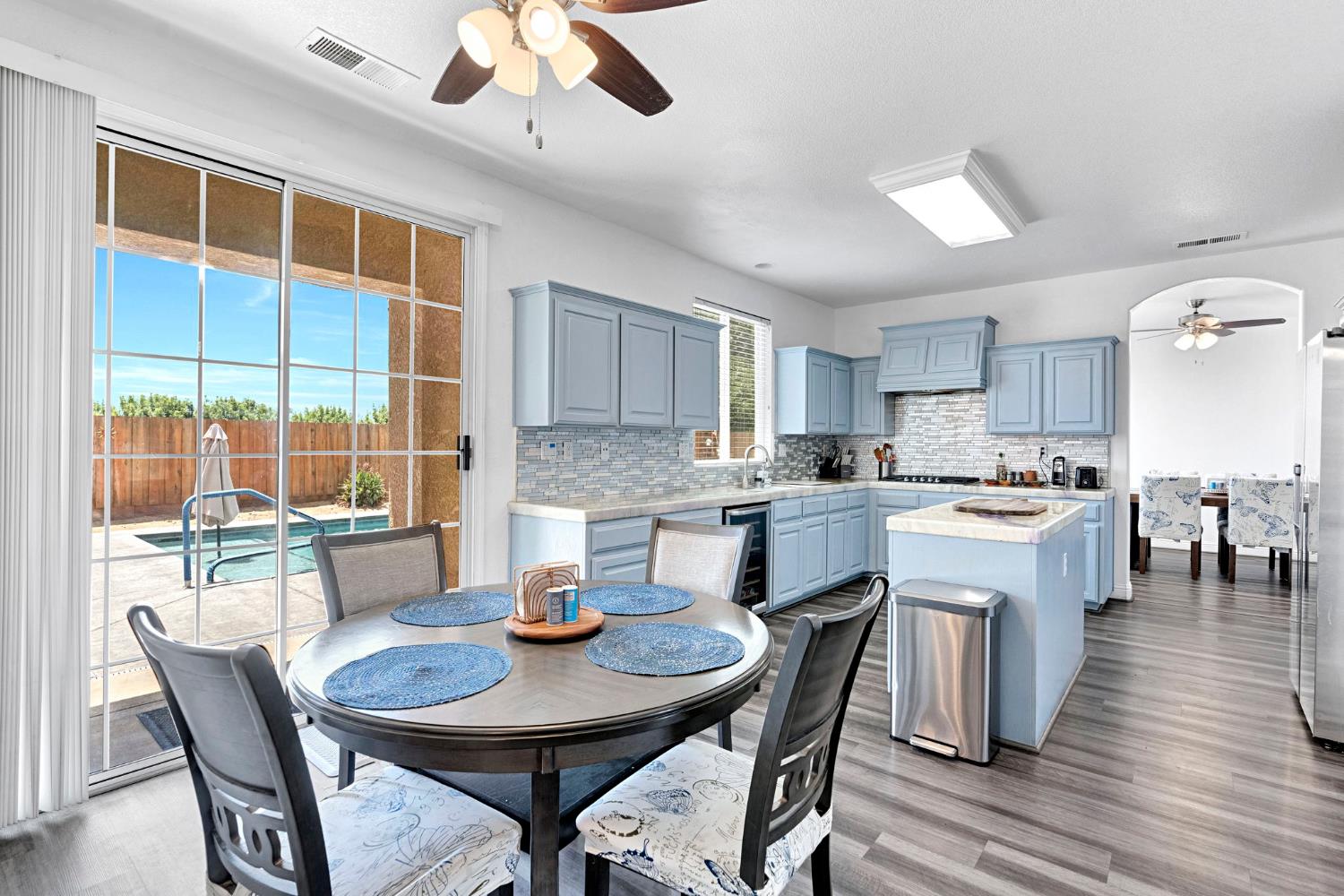 2768 Goshen Ave, Clovis, CA 93611