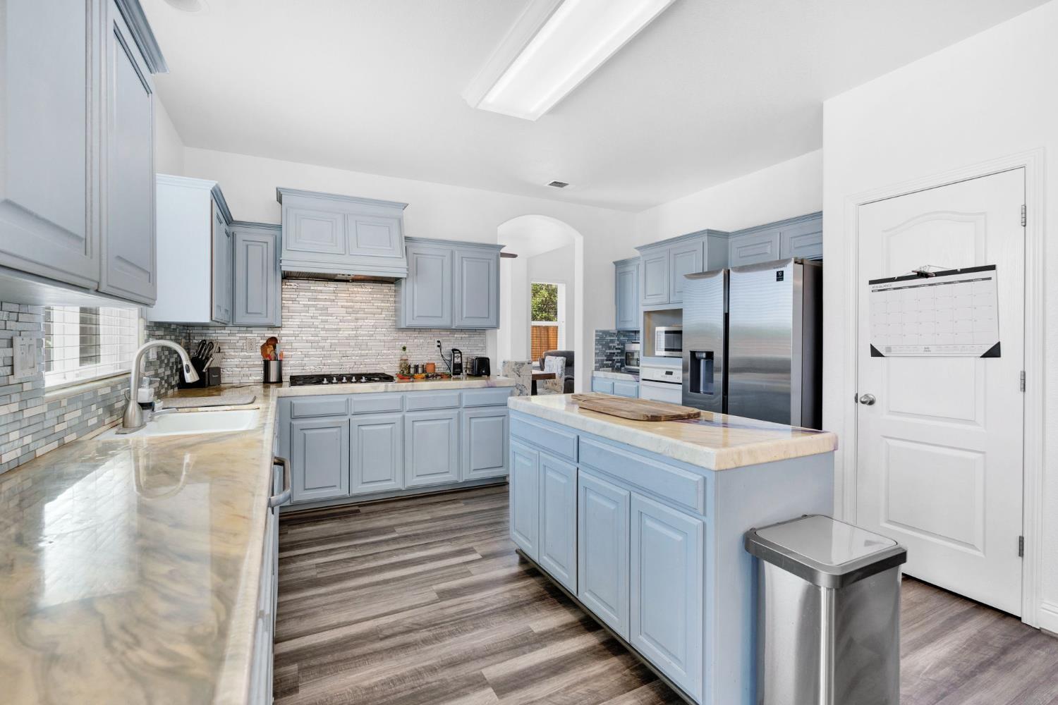2768 Goshen Ave, Clovis, CA 93611