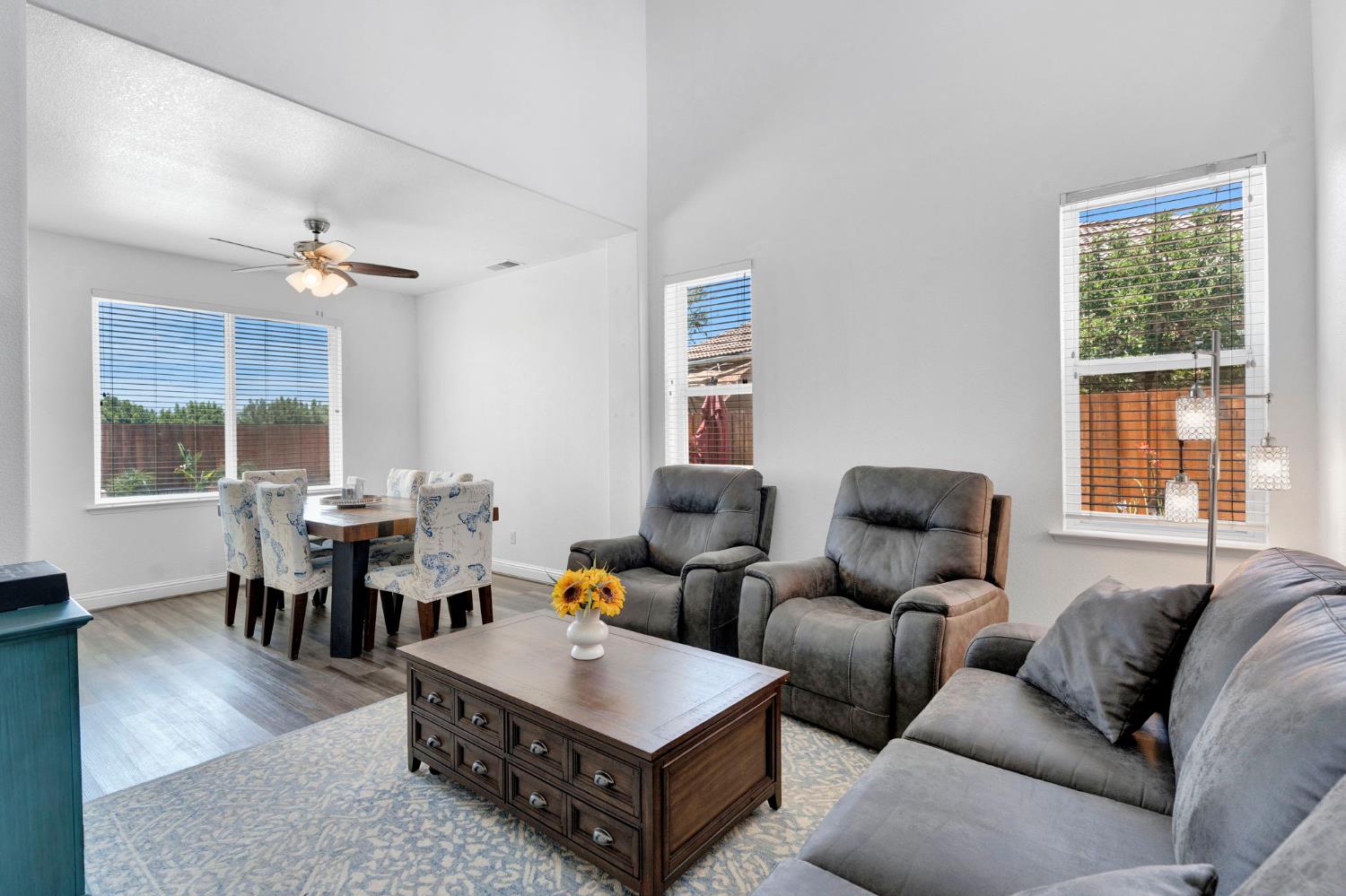 2768 Goshen Ave, Clovis, CA 93611