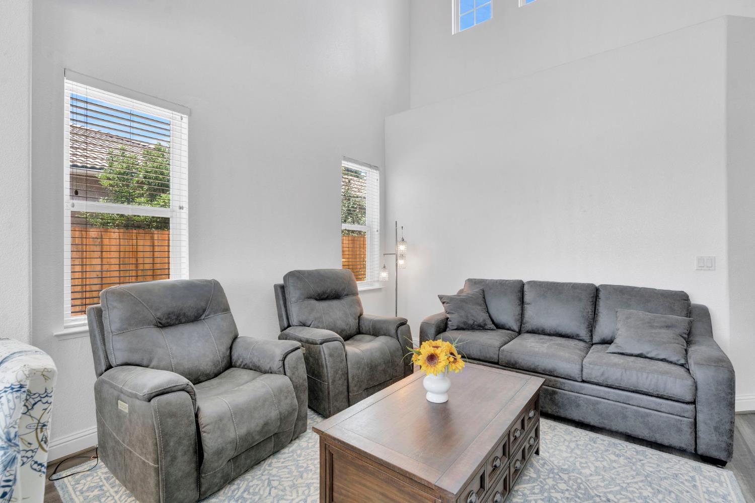 2768 Goshen Ave, Clovis, CA 93611