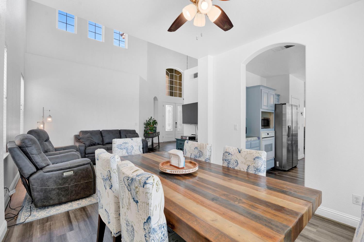 2768 Goshen Ave, Clovis, CA 93611