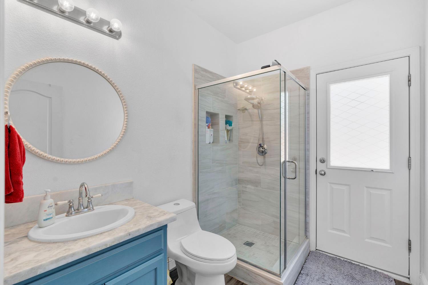 2768 Goshen Ave, Clovis, CA 93611