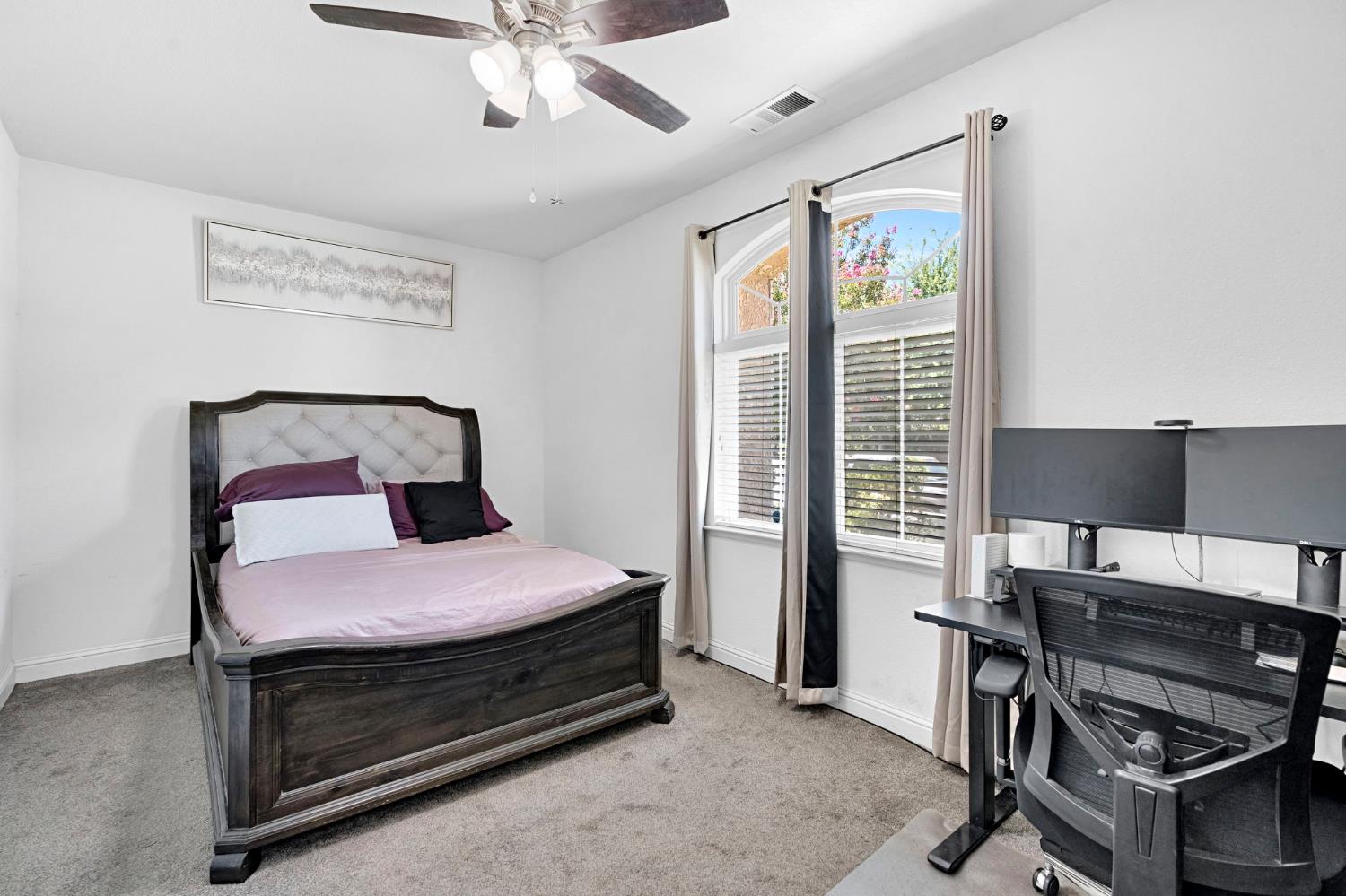 2768 Goshen Ave, Clovis, CA 93611