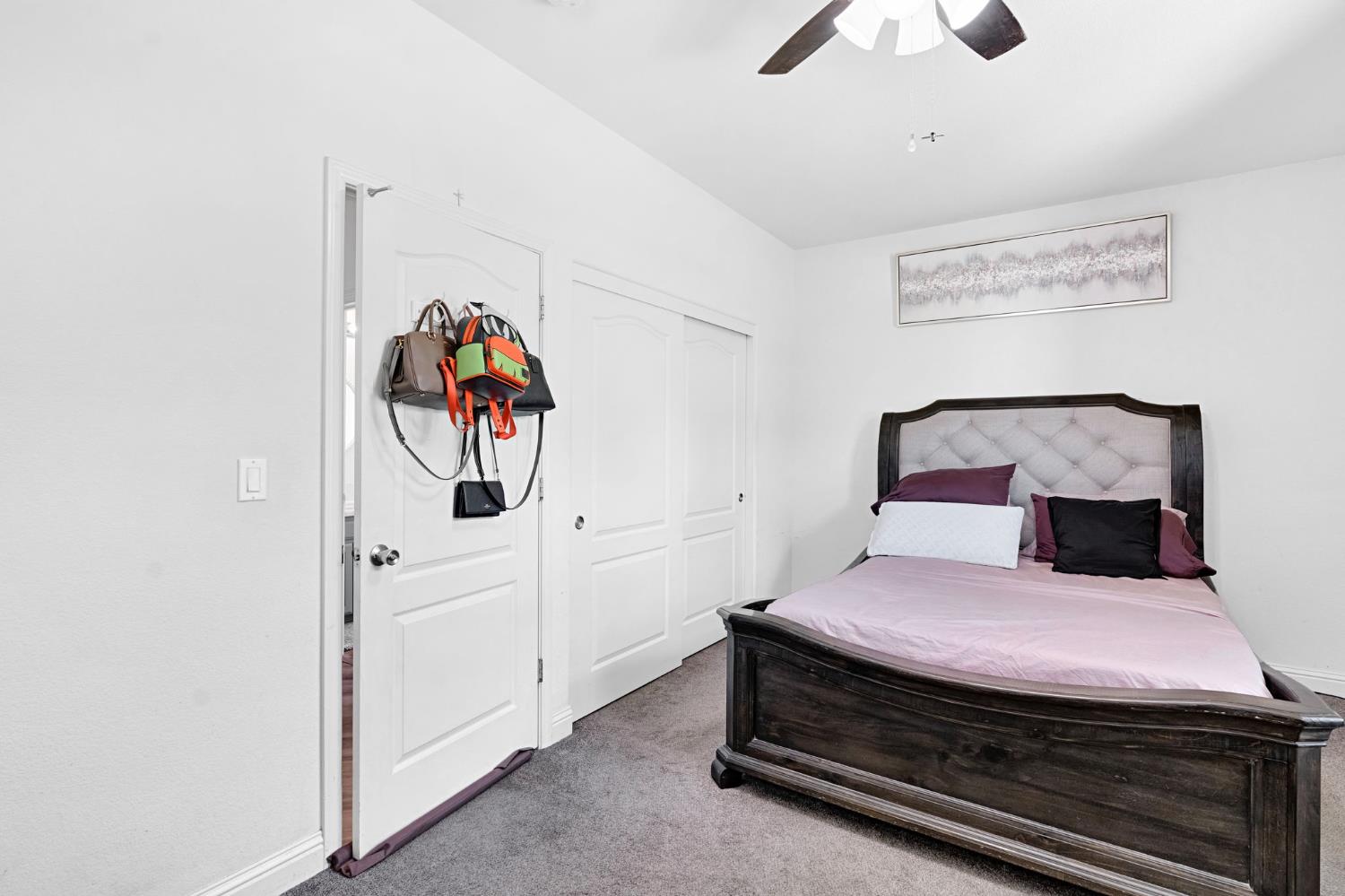 2768 Goshen Ave, Clovis, CA 93611