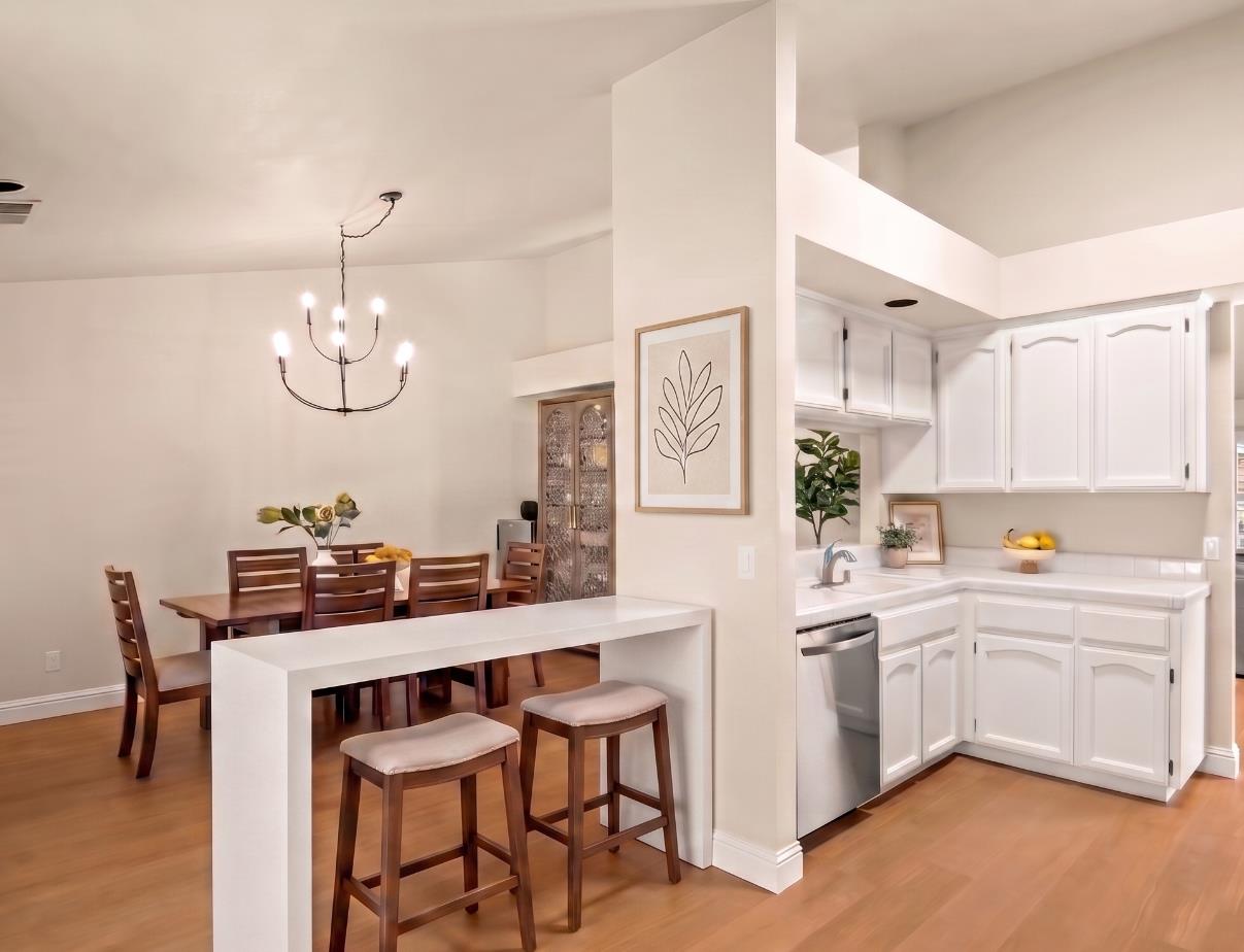 1070 N Homsy Ave, Clovis, CA 93611