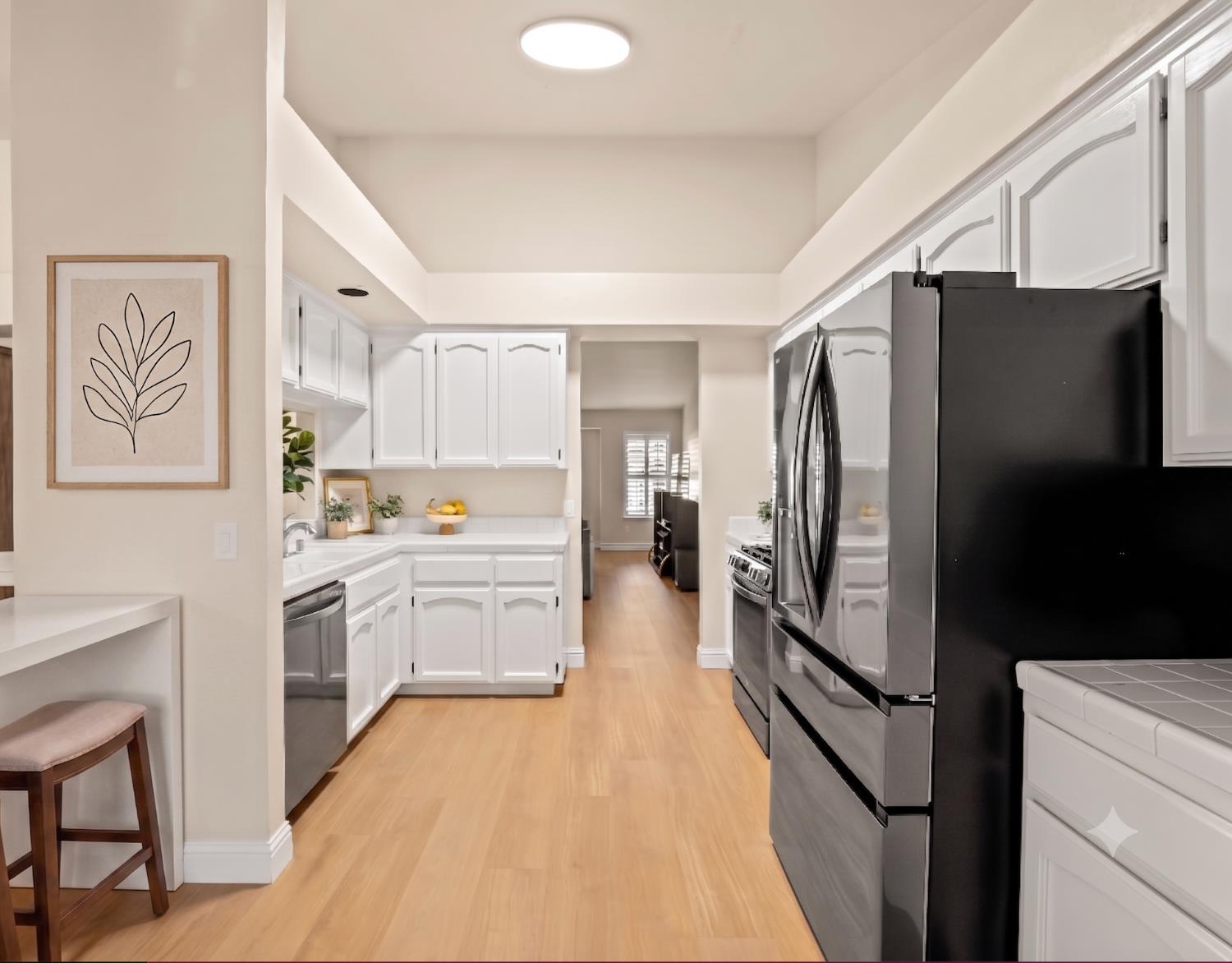 1070 N Homsy Ave, Clovis, CA 93611