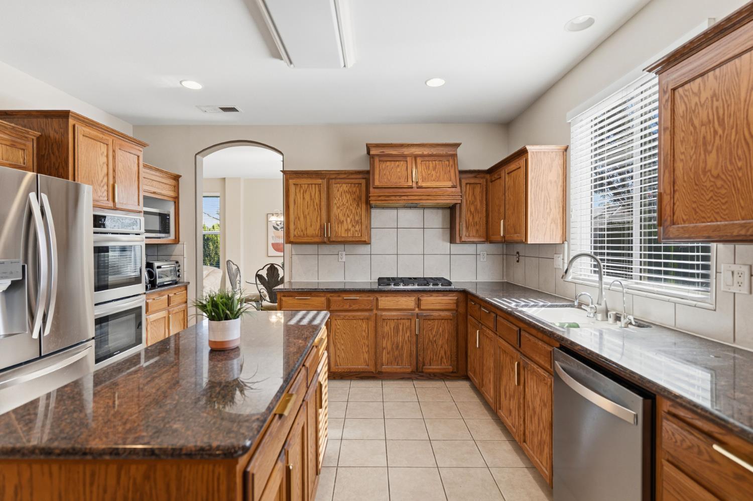 8553 N Ann Ave, Fresno, CA 93720