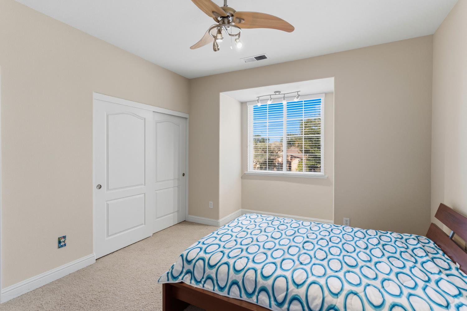 8553 N Ann Ave, Fresno, CA 93720