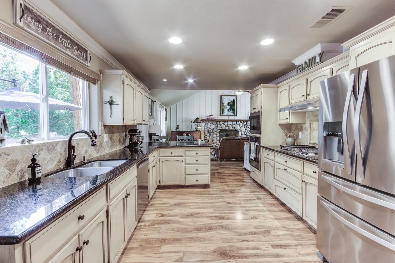 53885 Dogwood Creek Dr, Bass Lake, CA 93604