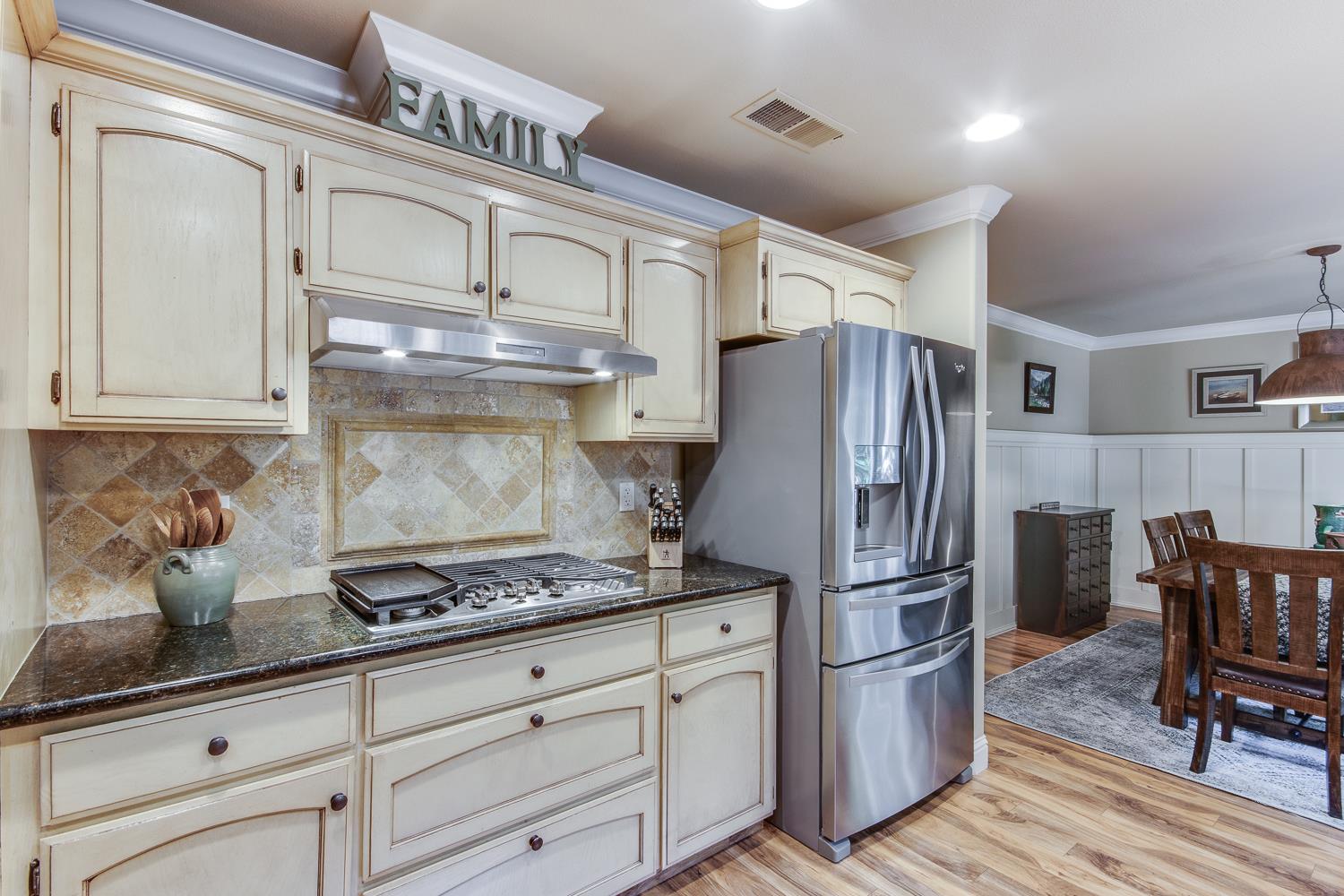 53885 Dogwood Creek Dr, Bass Lake, CA 93604