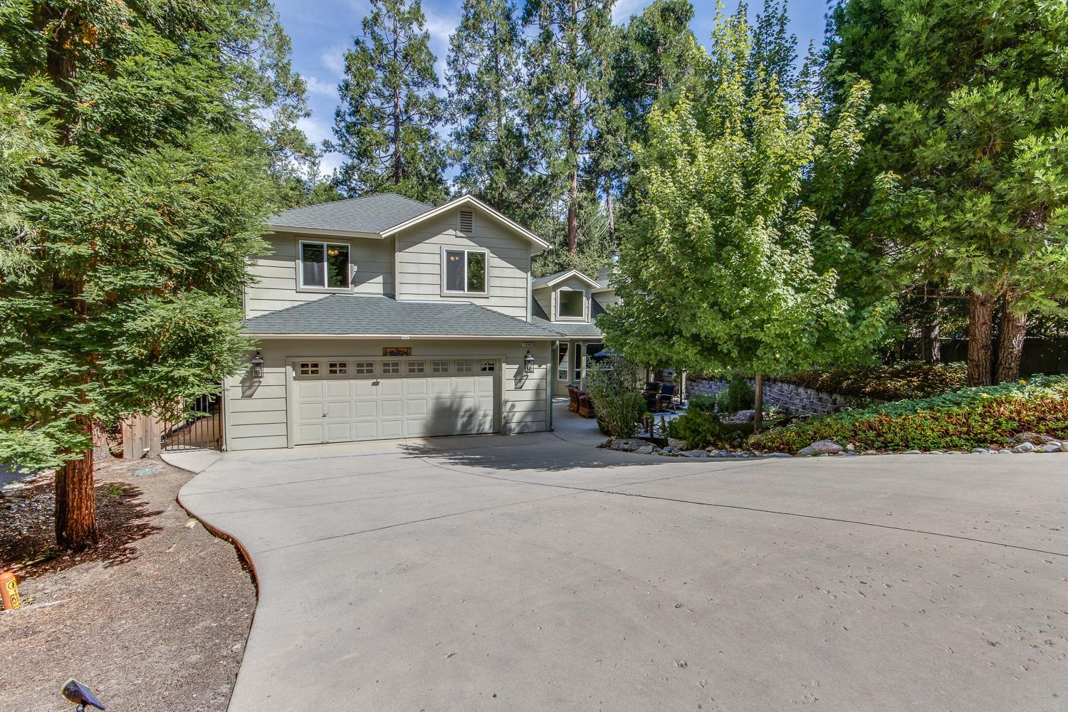 53885 Dogwood Creek Dr, Bass Lake, CA 93604