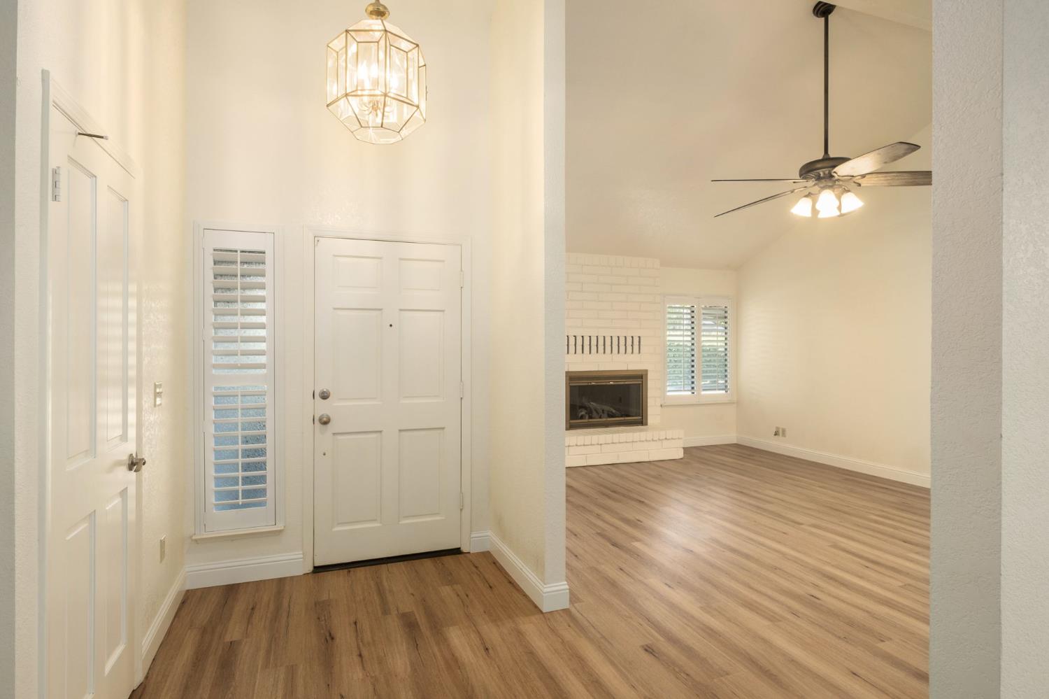 6185 N West Ave, Fresno, CA 93711