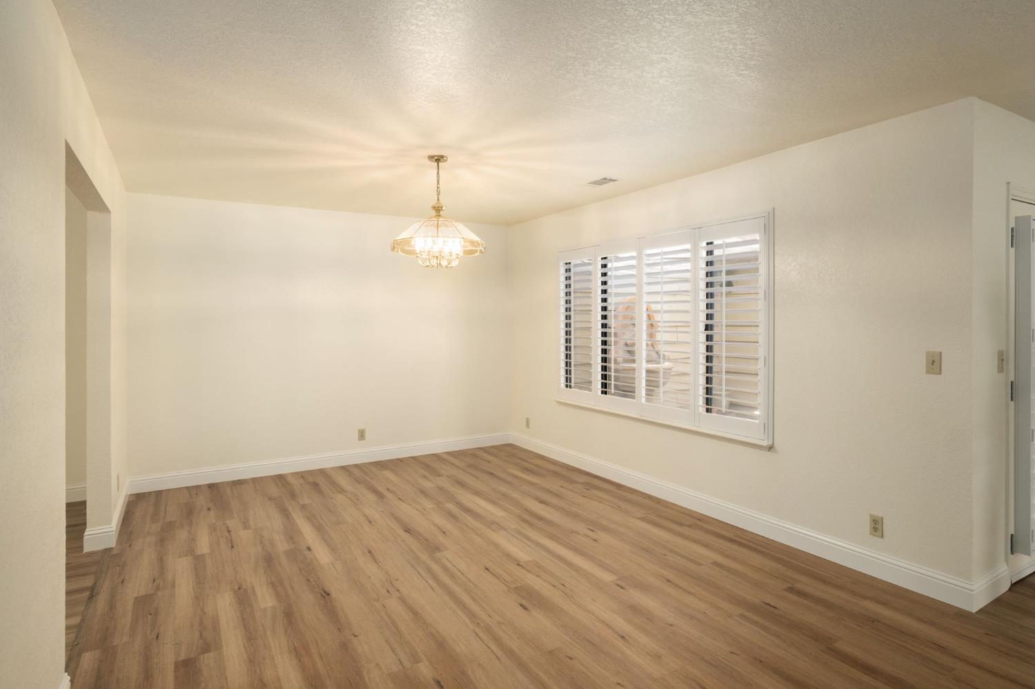 6185 N West Ave, Fresno, CA 93711