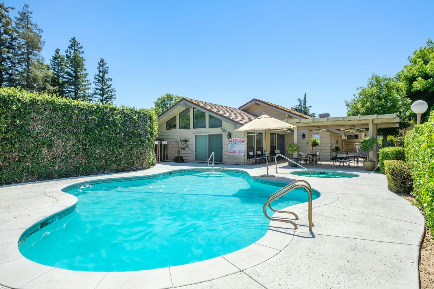 6185 N West Ave, Fresno, CA 93711