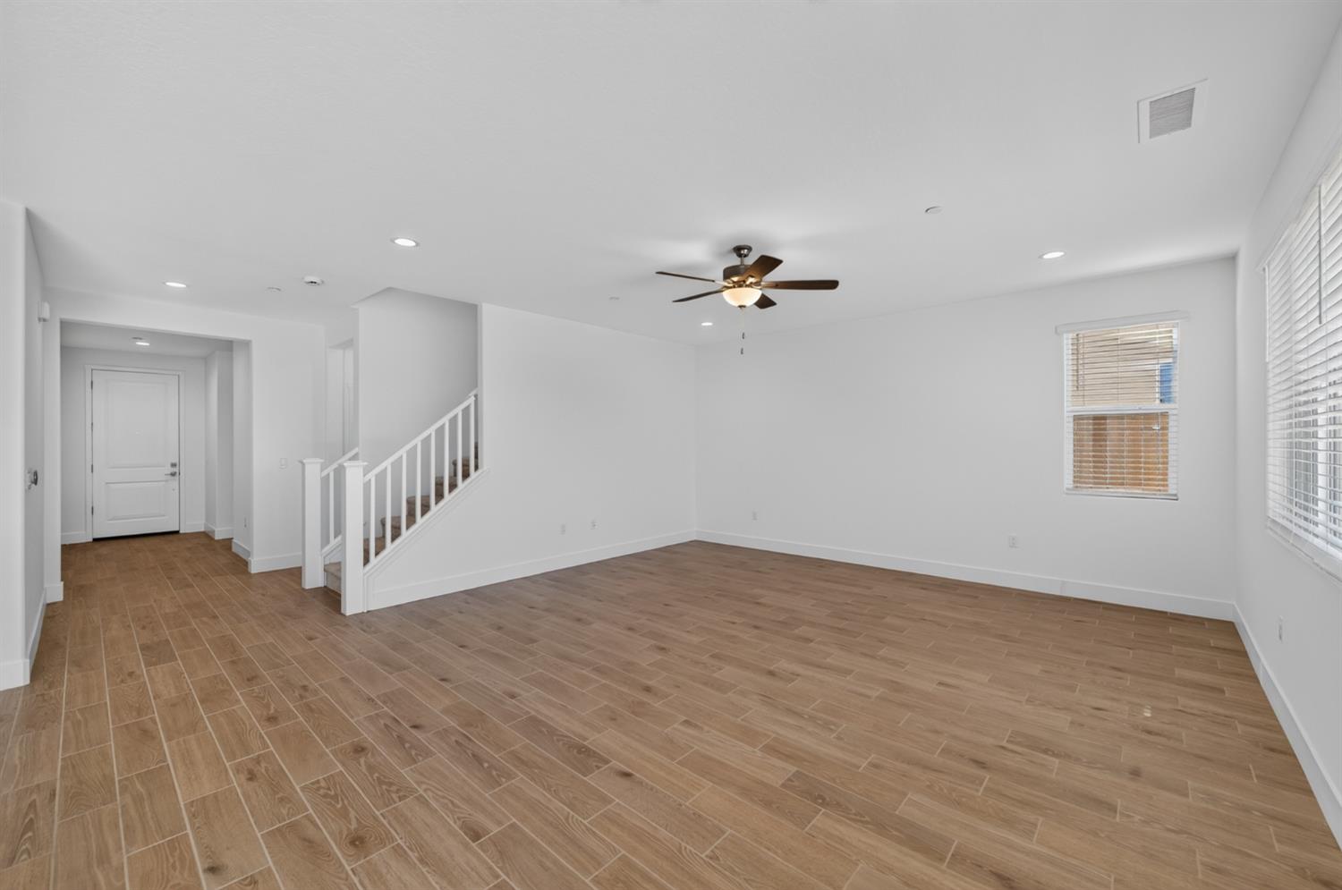 2813 E Corteza Dr, Fresno, CA 93730