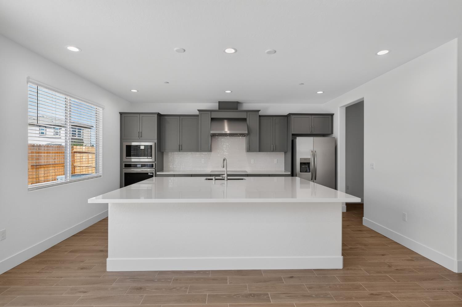 2813 E Corteza Dr, Fresno, CA 93730
