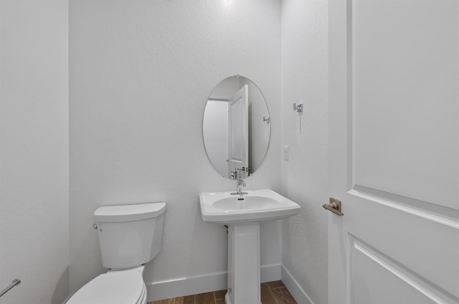 2813 E Corteza Dr, Fresno, CA 93730